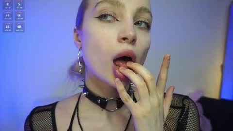 Lisa online show from 01/26/25, 12:33