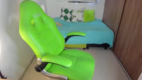 Lisa  online show from 12/01/25, 06:02