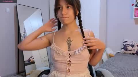 Lisa online show from 09/18/25, 08:22