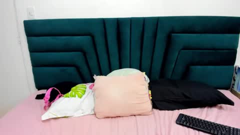 lisa white  online show from 03/04/25, 04:27