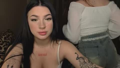 Snapshot of lisaanddenis chatting on 10/04/25, 02:48 Lisa and Den online show from 10/04/25, 02:48