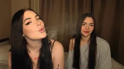 Snapshot of lisaanddenis chatting on 11/30/25, 01:15 Lisa and Den online show from 11/30/25, 01:15