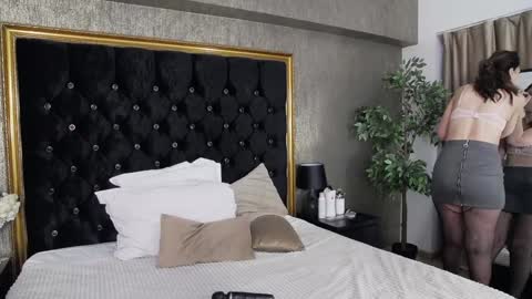 lisacroft online show from 02/08/25, 06:54