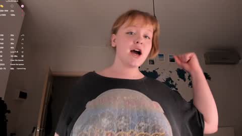 Snapshot of lisalaas chatting on 12/03/24, 10:18 -Lisa- Help me to reach 100 thumbs up3 online show from 12/03/24, 10:18