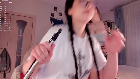 Snapshot of lisalaas chatting on 02/07/25, 06:56 -Lisa- Help me to reach 100 thumbs up3 online show from 02/07/25, 06:56