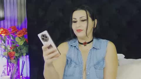 Snapshot of lisamaze chatting on 10/14/25, 07:14 SofiaHanson online show from 10/14/25, 07:14