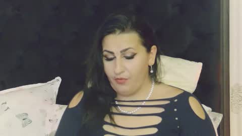 Snapshot of lisamaze chatting on 10/20/25, 03:45 SofiaHanson online show from 10/20/25, 03:45