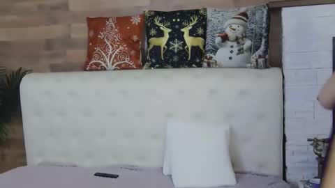 Snapshot of lisamaze chatting on 12/18/25, 11:44 SofiaHanson online show from 12/18/25, 11:44