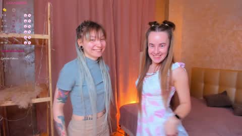 Hello our names are Kate and Alice this is our first day here. online show from 12/06/24, 01:18