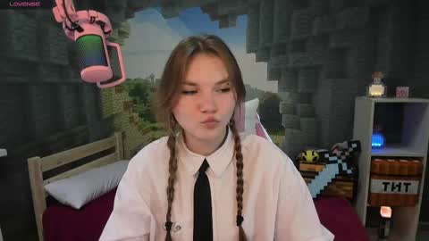 Snapshot of lisaporters chatting on 02/11/25, 09:03 Lisa online show from 02/11/25, 09:03