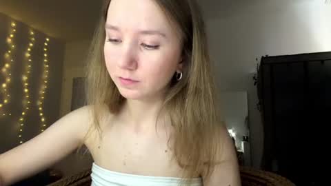 lisasmall online show from 06/18/26, 06:12