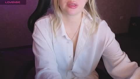 Anna online show from 04/19/26, 02:49