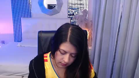 Snapshot of liss_black chatting on 06/18/26, 09:25 Andrea online show from 06/18/26, 09:25