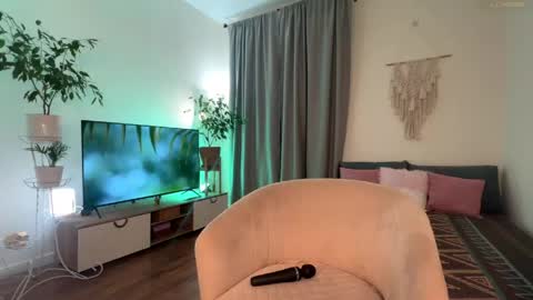 Lisa  online show from 05/14/26, 07:09