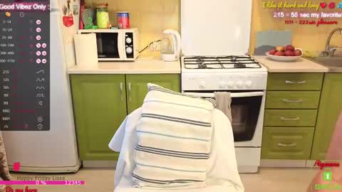 Snapshot of lissa_charmingmilf chatting on 10/10/25, 01:32 I will be online December 1 at 7PM time Moscow online show from 10/10/25, 01:32