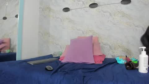 Lisa online show from 12/28/24, 06:06