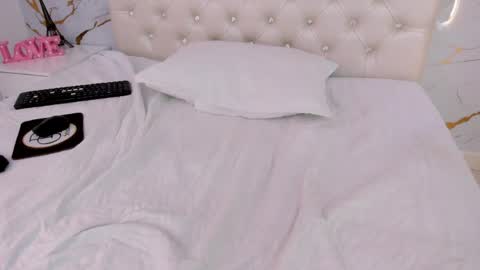 Lisa online show from 04/01/26, 01:41