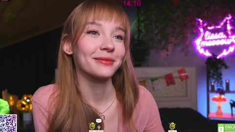 Snapshot of lissa_meooow chatting on 10/15/25, 05:29 your Liza again. Next stream Dec. 1 at 2 or 3 GMT online show from 10/15/25, 05:29