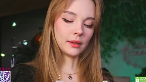 Snapshot of lissa_meooow chatting on 11/13/25, 05:39 your Liza again. Next stream Dec. 1 at 2 or 3 GMT online show from 11/13/25, 05:39