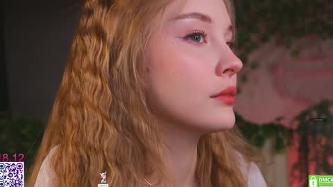 Snapshot of lissa_meooow chatting on 12/18/25, 05:35 your Liza again. Next stream Dec. 1 at 2 or 3 GMT online show from 12/18/25, 05:35