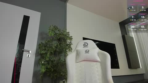 Snapshot of lissababe11 chatting on 01/07/25, 08:52 Alexa online show from 01/07/25, 08:52