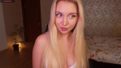 Snapshot of lissablush_ chatting on 11/10/25, 10:36 Lissa online show from 11/10/25, 10:36