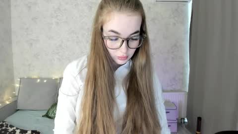 Snapshot of lissacain chatting on 11/06/25, 06:03 Lissa online show from 11/06/25, 06:03