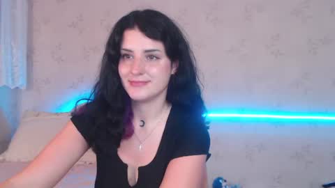 Alice Dont forget to thumbs up its very important  online show from 06/11/26, 02:04