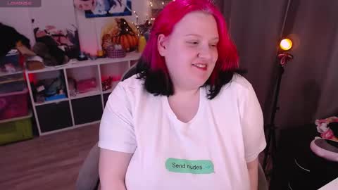 Snapshot of lissamuff chatting on 03/07/25, 04:55 Lissa online show from 03/07/25, 04:55