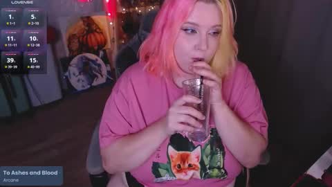 Snapshot of lissamuff chatting on 10/22/25, 02:06 Lissa online show from 10/22/25, 02:06