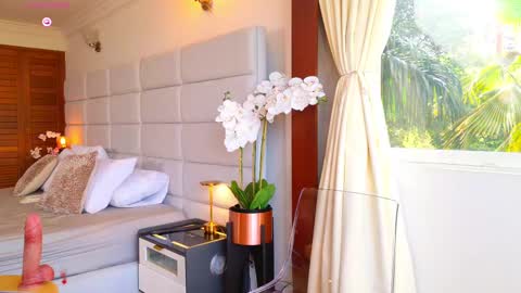 Lisseth Long  online show from 09/25/25, 08:12