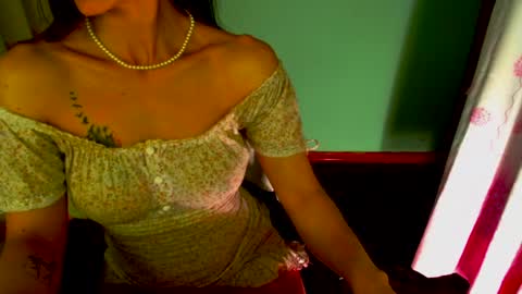 Snapshot of lisstaylor chatting on 12/29/24, 02:49 Liss online show from 12/29/24, 02:49