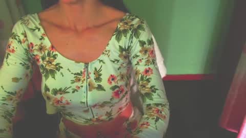 Snapshot of lisstaylor chatting on 02/11/25, 04:56 Liss online show from 02/11/25, 04:56