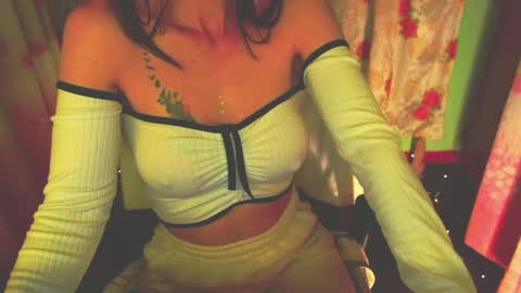 Snapshot of lisstaylor chatting on 02/25/25, 04:10 Liss online show from 02/25/25, 04:10