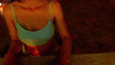 Snapshot of lisstaylor chatting on 11/30/25, 03:43 Liss online show from 11/30/25, 03:43