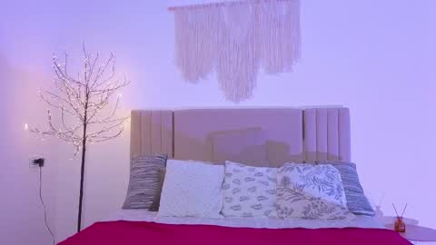 Snapshot of lit1le_mia chatting on 11/04/25, 11:15 lit1le_mia online show from 11/04/25, 11:15