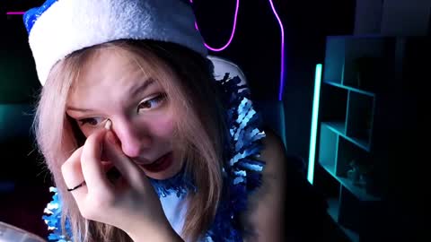 Snapshot of litabrom chatting on 12/14/24, 01:28 Lena online show from 12/14/24, 01:28