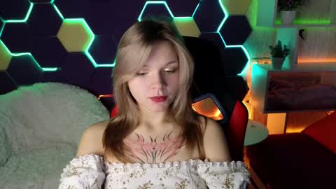 Snapshot of litabrom chatting on 12/16/24, 04:13 Lena online show from 12/16/24, 04:13