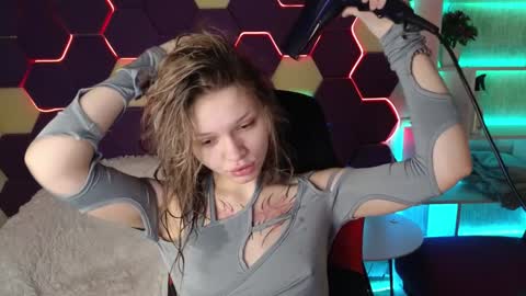 Snapshot of litabrom chatting on 01/06/25, 01:09 Lena online show from 01/06/25, 01:09