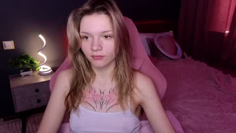 Snapshot of litabrom chatting on 02/07/25, 04:16 Lena online show from 02/07/25, 04:16