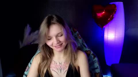 Snapshot of litabrom chatting on 03/05/25, 04:45 Lena online show from 03/05/25, 04:45