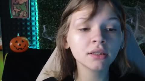 Snapshot of litabrom chatting on 10/21/25, 02:01 Lena online show from 10/21/25, 02:01