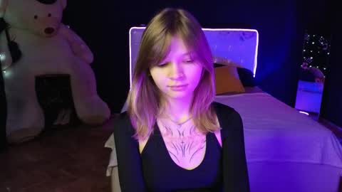 Snapshot of litabrom chatting on 11/12/25, 02:23 Lena online show from 11/12/25, 02:23