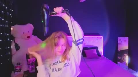 Snapshot of litabrom chatting on 11/26/25, 02:34 Lena online show from 11/26/25, 02:34