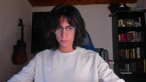 Snapshot of literateboy chatting on 05/05/26, 01:46 Literateboy online show from 05/05/26, 01:46