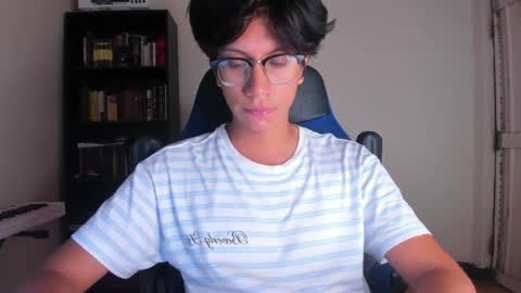Snapshot of literateboy chatting on 06/04/26, 01:44 Literateboy online show from 06/04/26, 01:44