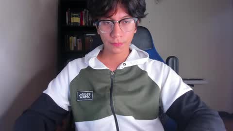 Snapshot of literateboy chatting on 06/08/26, 01:39 Literateboy online show from 06/08/26, 01:39