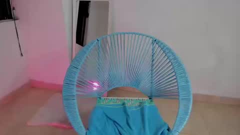 Snapshot of litlle_danni chatting on 09/21/25, 12:01 Danni online show from 09/21/25, 12:01