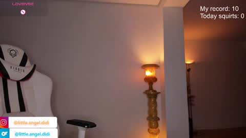 Diana Woods online show from 09/28/25, 04:01