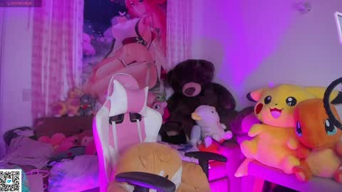 Snapshot of little__ary chatting on 12/24/24, 09:28 little ary online show from 12/24/24, 09:28